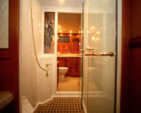 80' Voyager Bathroom