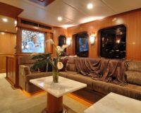 85' Voyager Lounge