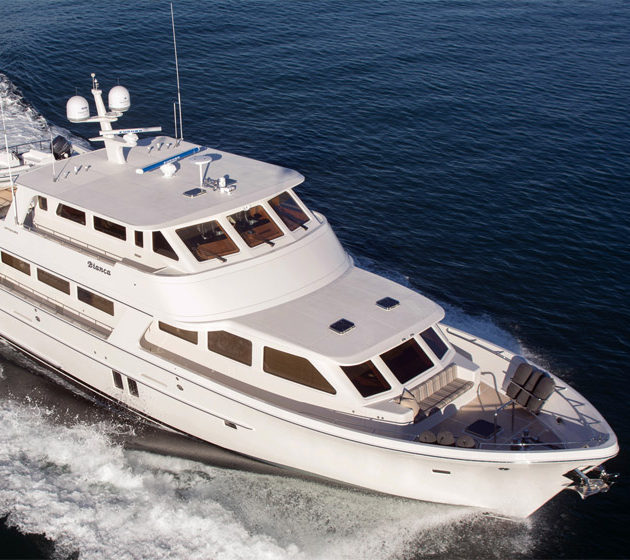 95 Motoryacht Exterior