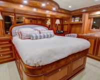 Offshore-72-Master-Stateroom