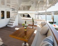 Offshore-87-Cockpit